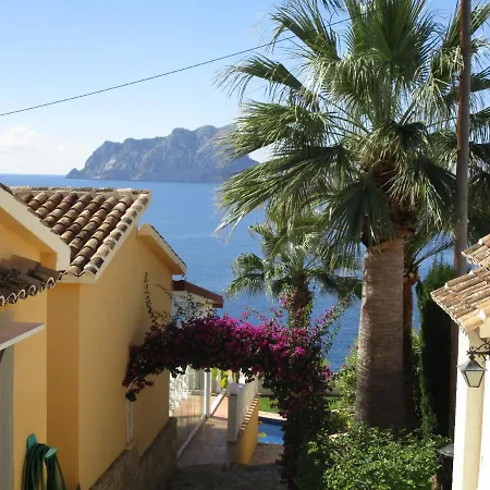 1. Meeresline Mit Privat Pool Vila